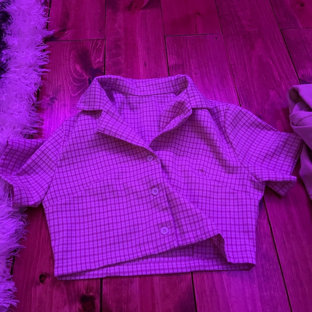 collared crop top